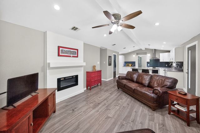 600 Bunny Rabbit Road, Athens, TX 75751