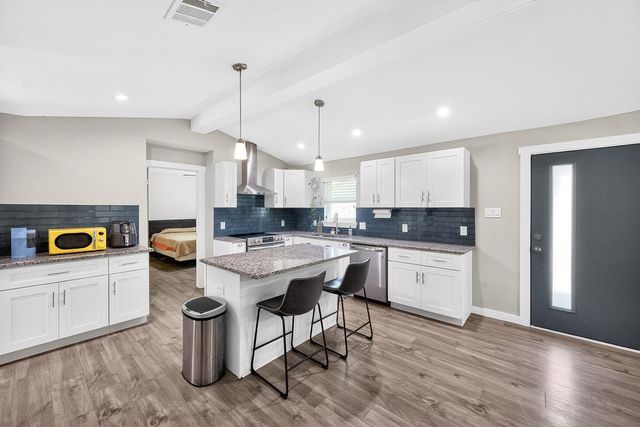 600 Bunny Rabbit Road, Athens, TX 75751