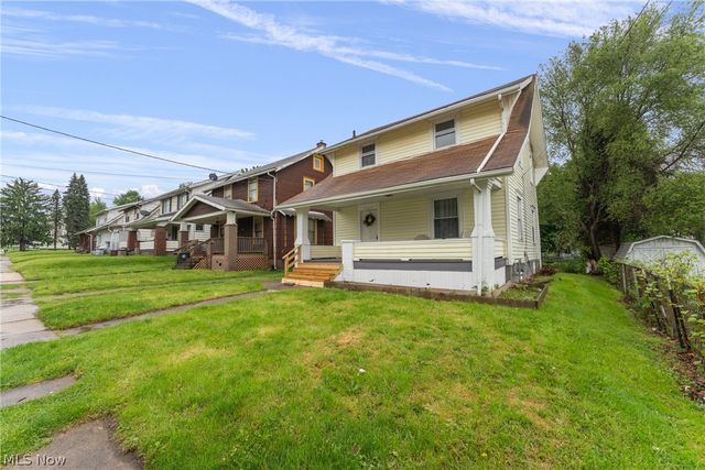 329 Girard Avenue NE, Canton, OH 44704