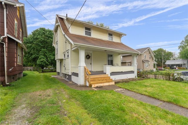 329 Girard Avenue NE, Canton, OH 44704