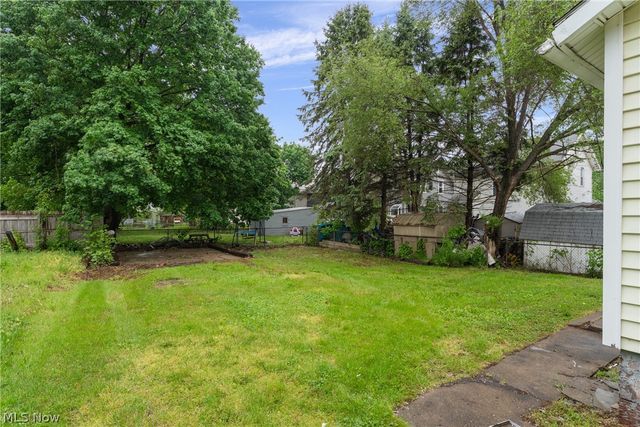 329 Girard Avenue NE, Canton, OH 44704