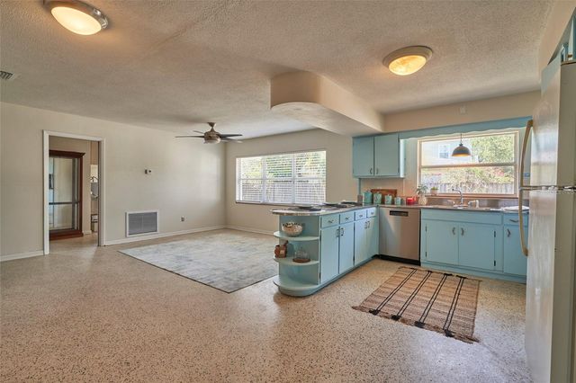 3302 W GRAY STREET, Tampa, FL 33609