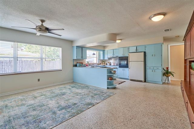 3302 W GRAY STREET, Tampa, FL 33609