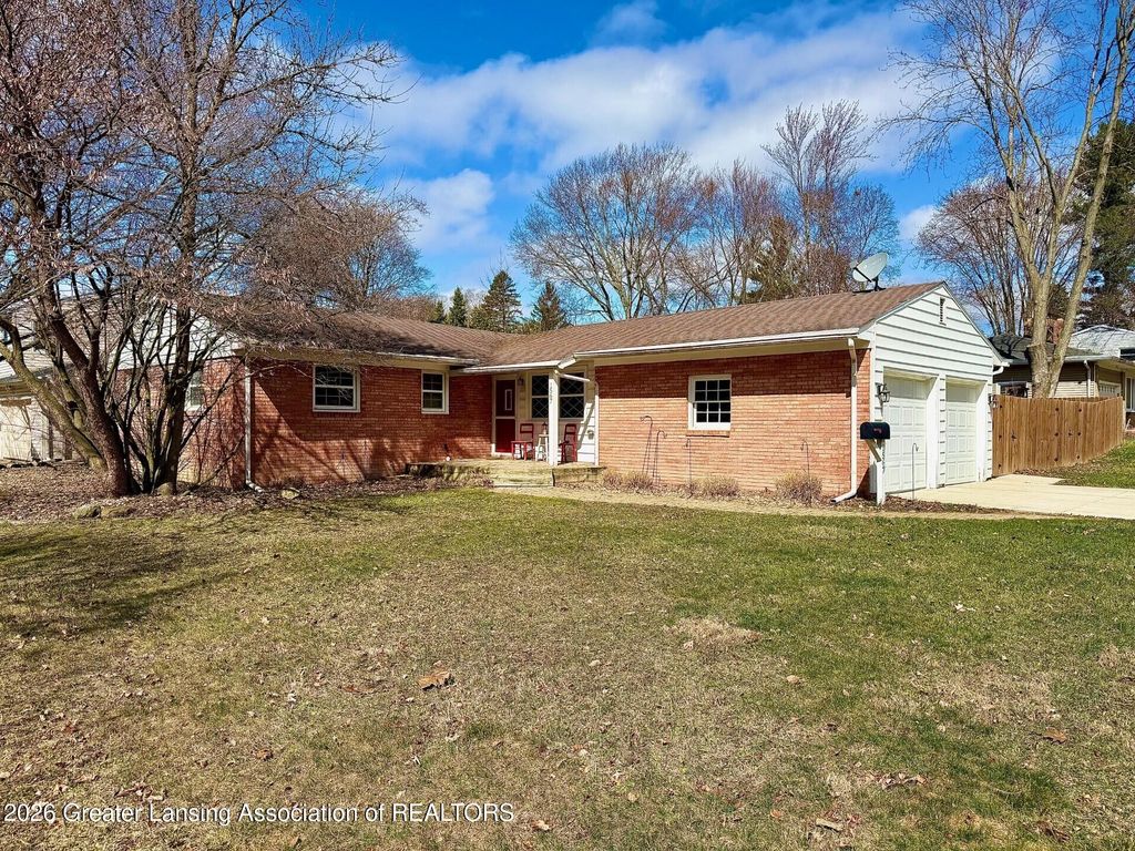 1567 Cahill Drive, East Lansing, MI 48823