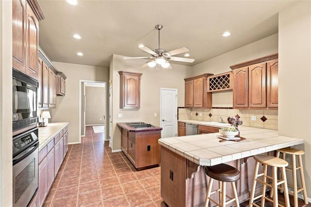 12840 Park Hill Road, Oklahoma City, OK 73142
