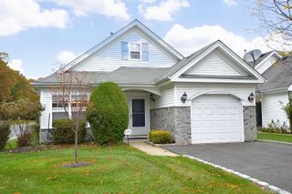 1 Philip Lane, Middle Island, NY 11953