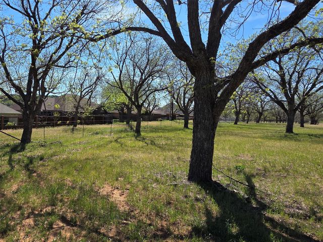 2343 E Landings S, Granbury, TX 76049