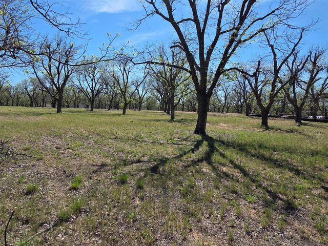 2343 E Landings S, Granbury, TX 76049