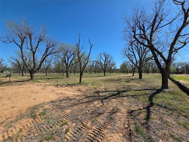2343 E Landings S, Granbury, TX 76049
