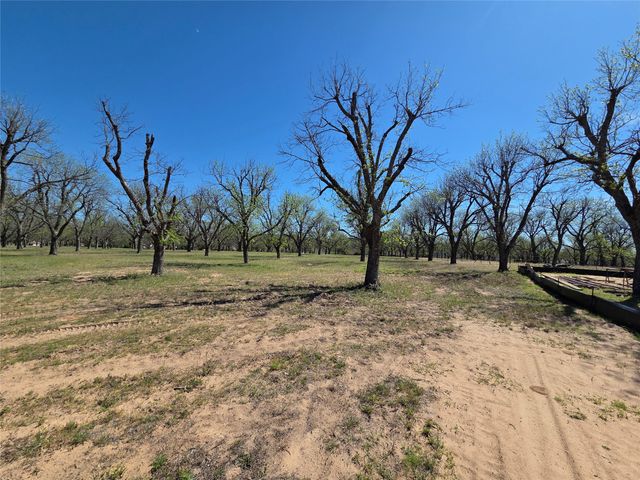 2343 E Landings S, Granbury, TX 76049