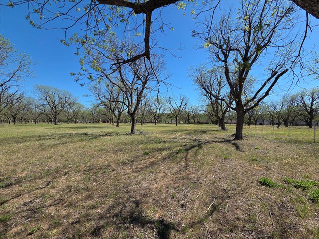 2343 E Landings S, Granbury, TX 76049