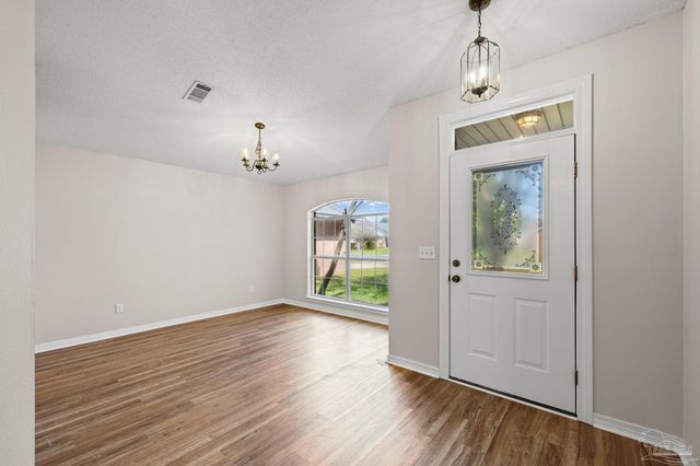 1756 Ivalea Cir, Navarre, FL 32566