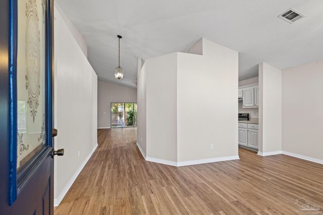 1756 Ivalea Cir, Navarre, FL 32566