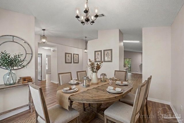 1756 Ivalea Cir, Navarre, FL 32566