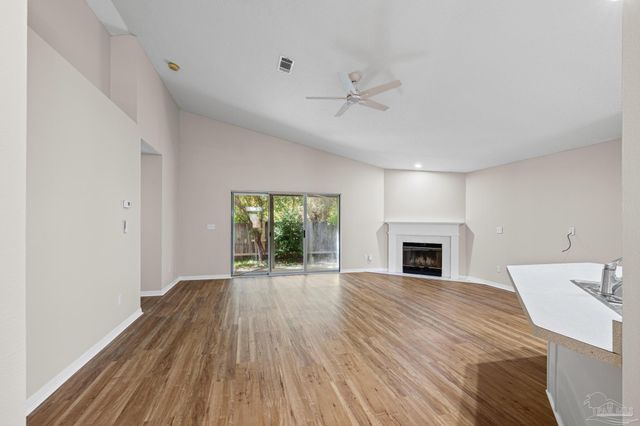 1756 Ivalea Cir, Navarre, FL 32566