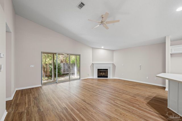 1756 Ivalea Cir, Navarre, FL 32566