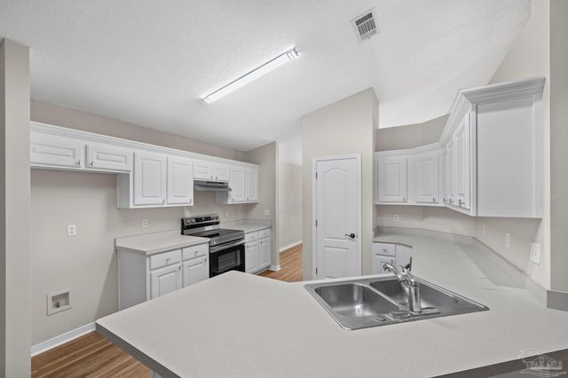 1756 Ivalea Cir, Navarre, FL 32566