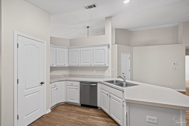 1756 Ivalea Cir, Navarre, FL 32566