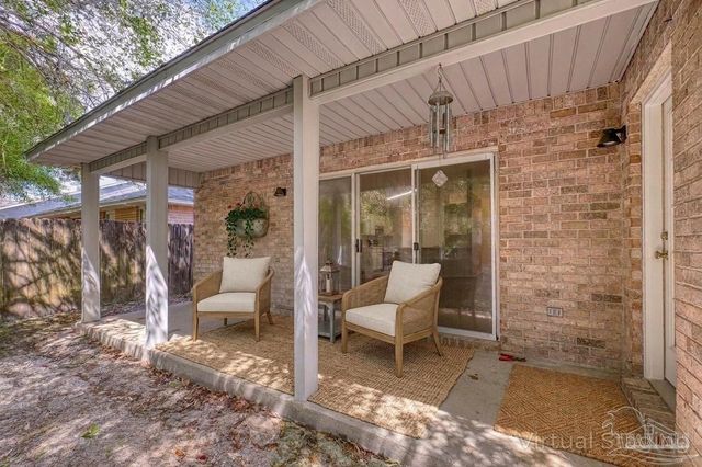 1756 Ivalea Cir, Navarre, FL 32566