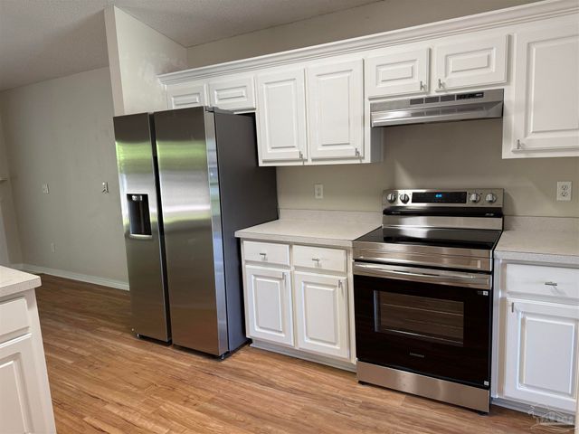 1756 Ivalea Cir, Navarre, FL 32566