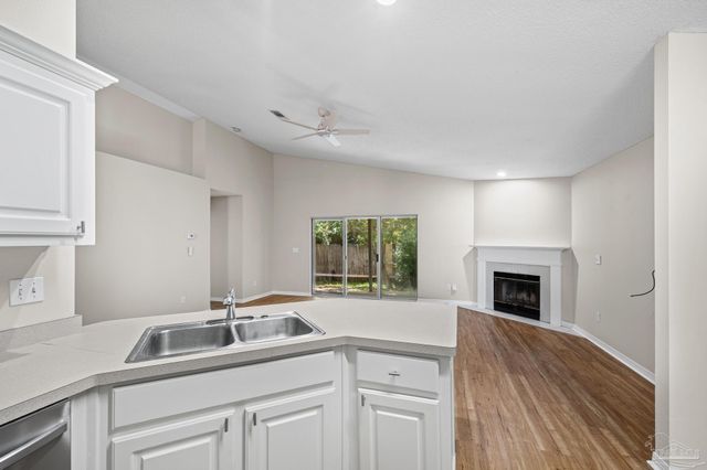 1756 Ivalea Cir, Navarre, FL 32566