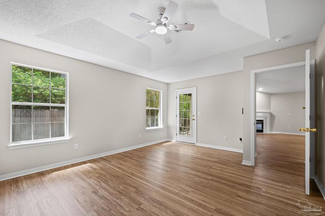 1756 Ivalea Cir, Navarre, FL 32566