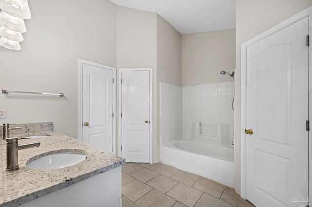 1756 Ivalea Cir, Navarre, FL 32566