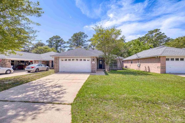 1756 Ivalea Cir, Navarre, FL 32566