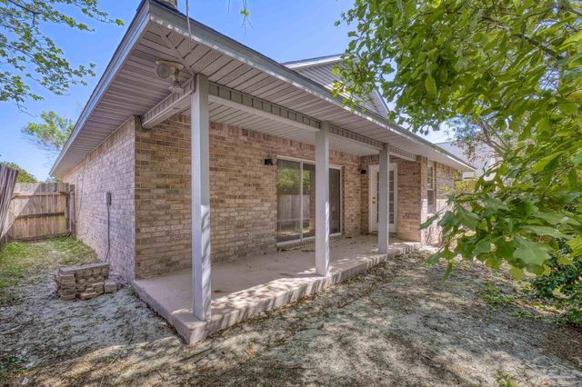 1756 Ivalea Cir, Navarre, FL 32566