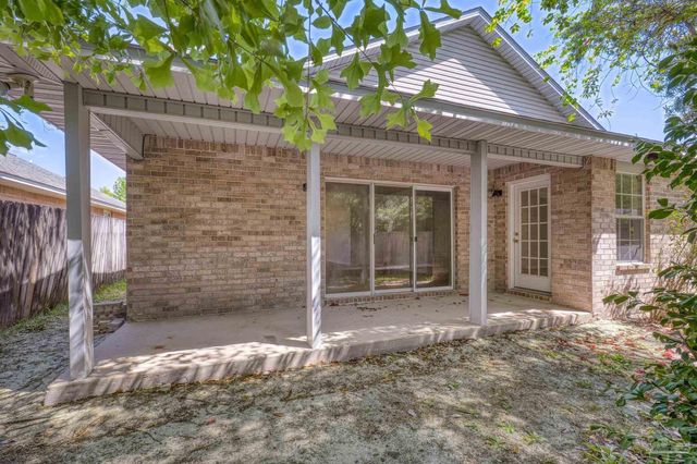 1756 Ivalea Cir, Navarre, FL 32566