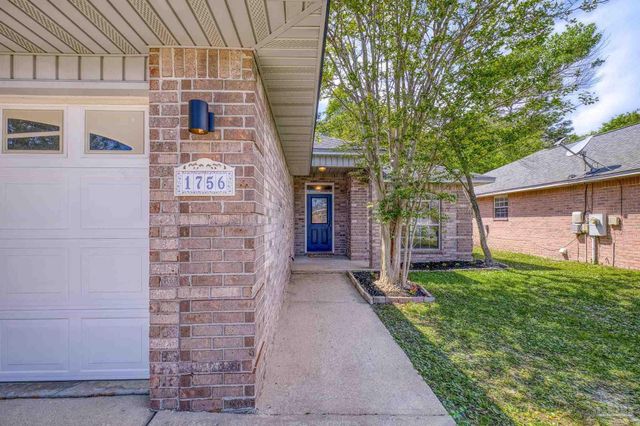 1756 Ivalea Cir, Navarre, FL 32566