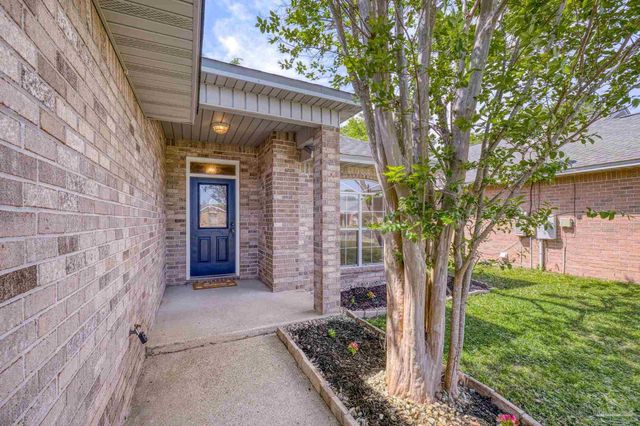 1756 Ivalea Cir, Navarre, FL 32566