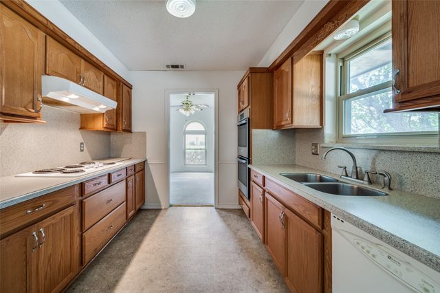 1001 Hillsdale Drive, Richardson, TX 75081