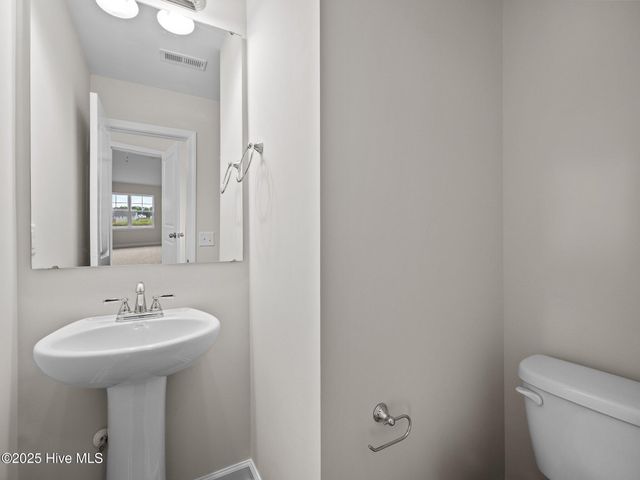 803 Tupelo Tree Drive, Hubert, NC 28539