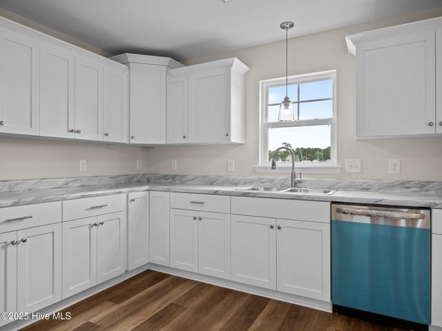 803 Tupelo Tree Drive, Hubert, NC 28539