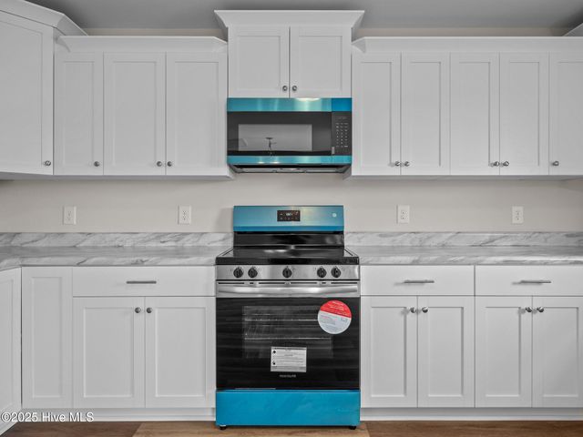 803 Tupelo Tree Drive, Hubert, NC 28539