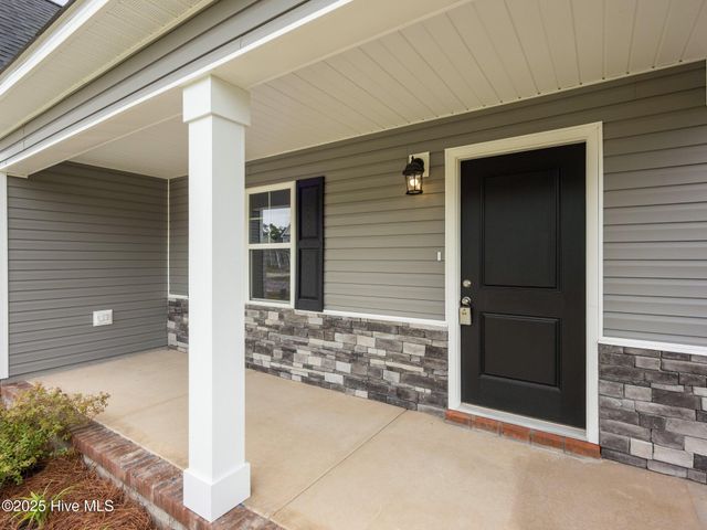 803 Tupelo Tree Drive, Hubert, NC 28539