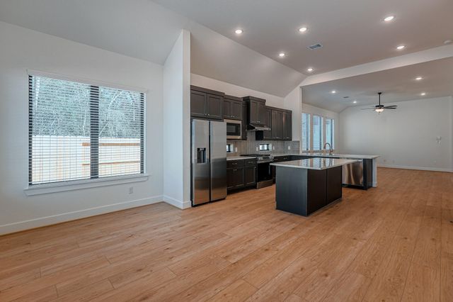 564 Tawny Rim Drive, Willis, TX 77318