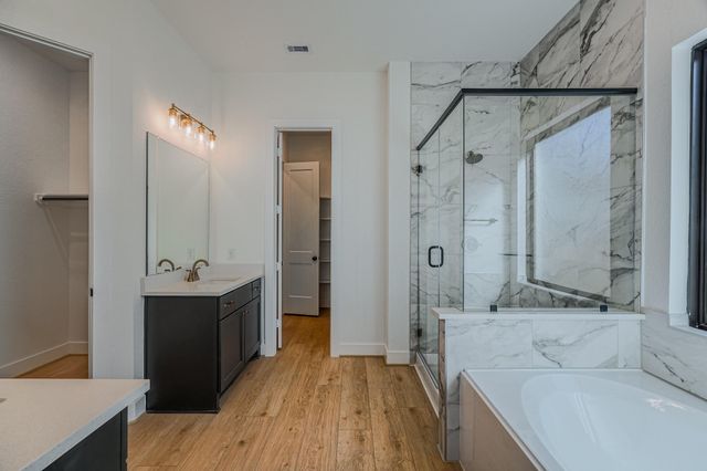 564 Tawny Rim Drive, Willis, TX 77318