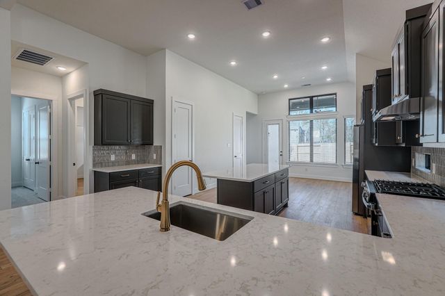 564 Tawny Rim Drive, Willis, TX 77318