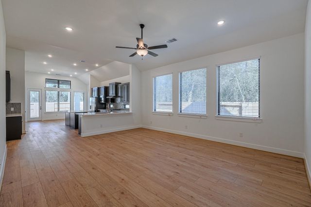 564 Tawny Rim Drive, Willis, TX 77318