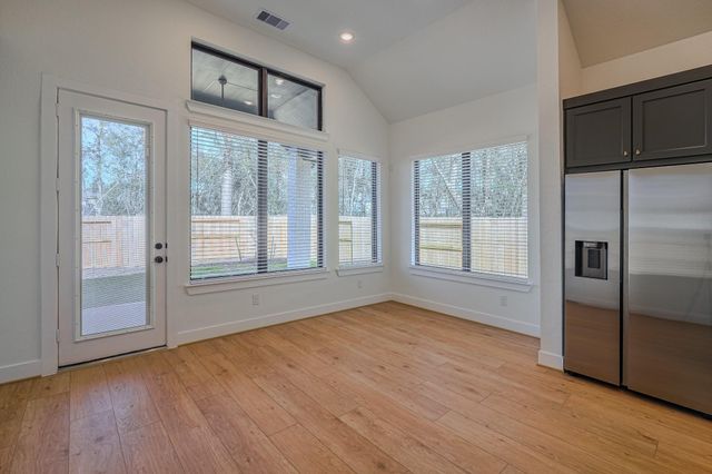 564 Tawny Rim Drive, Willis, TX 77318