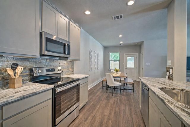 11334 Burning Tree Drive, Montgomery, TX 77356