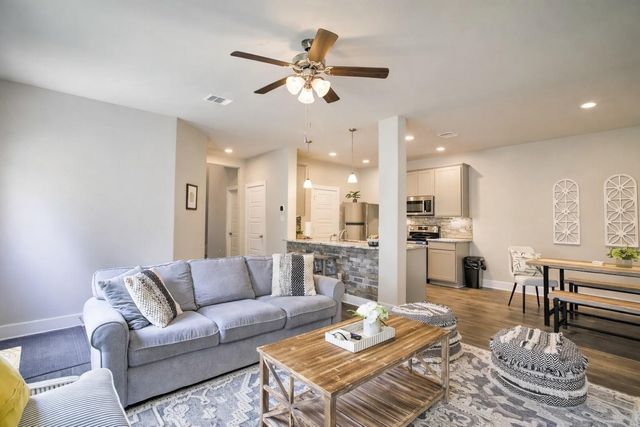 11334 Burning Tree Drive, Montgomery, TX 77356