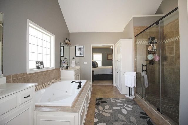 1101 NW Pecan Drive, Grain Valley, MO 64029