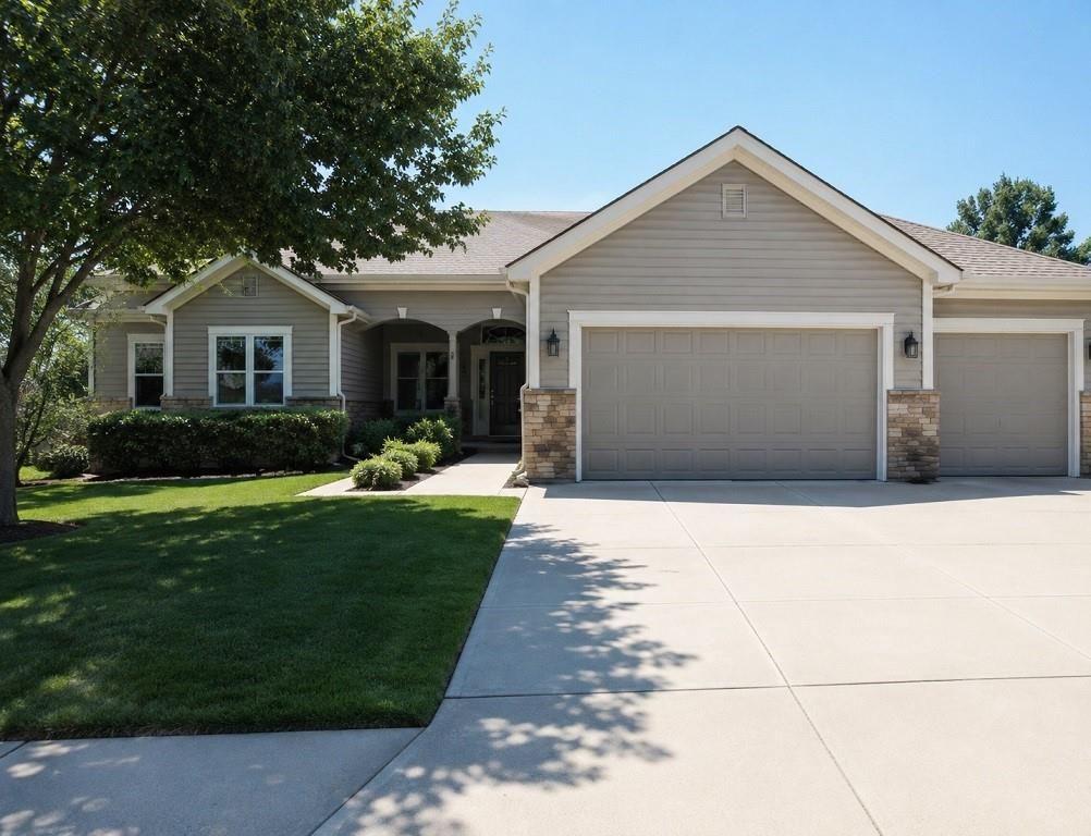 1101 NW Pecan Drive, Grain Valley, MO 64029