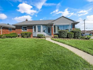 16215 Stricker Avenue, Eastpointe, MI 48021