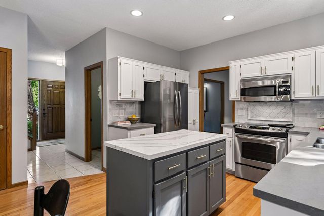 10460 170th Street W, Lakeville, MN 55044
