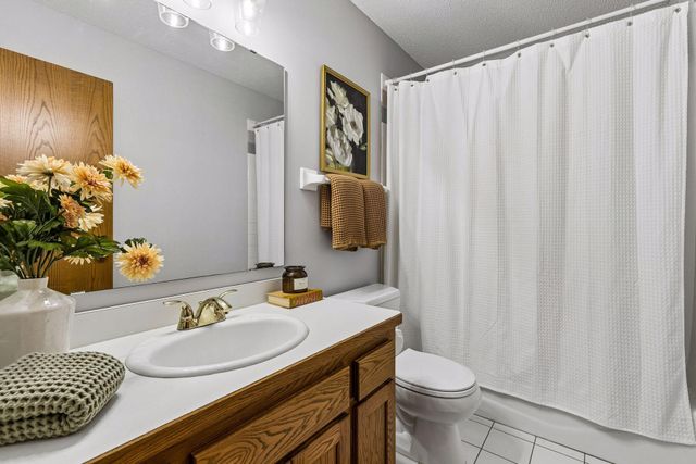 10460 170th Street W, Lakeville, MN 55044