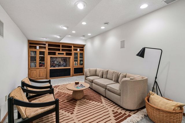 10460 170th Street W, Lakeville, MN 55044